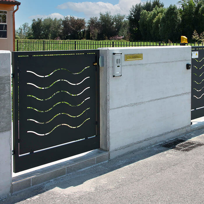 Universal gate with screen-printed panels