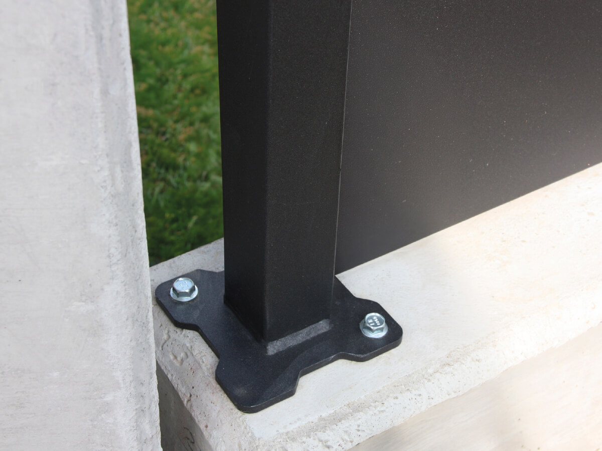 Modular fencing Uprights, accessories and components