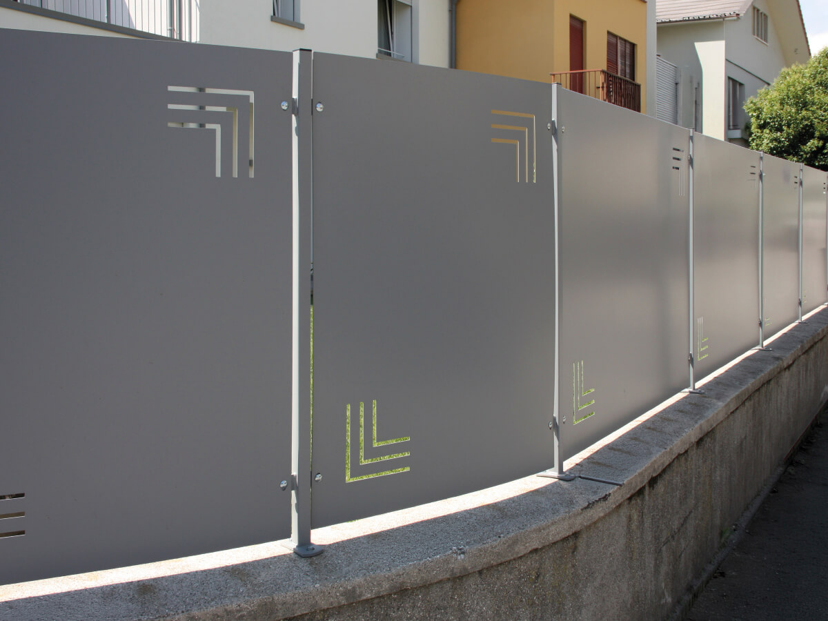 Modular fencing Screen-printed fencing